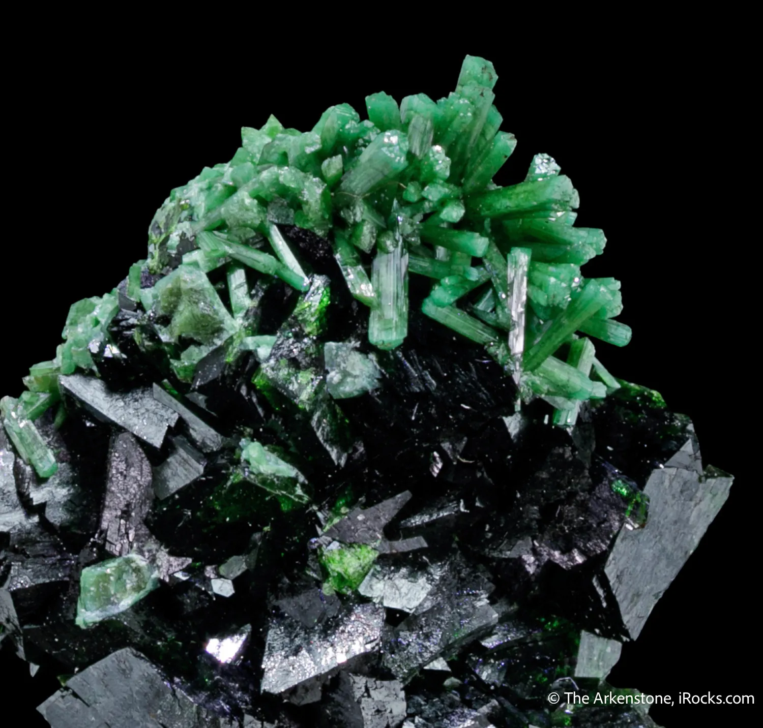Cuprian Adamite on Zincolivenite - image 1