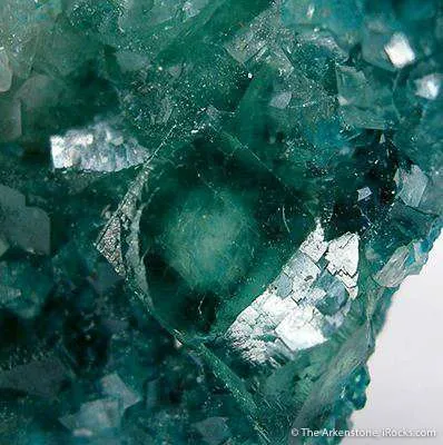 Cuprian Smithsonite on Rosasite - image 3