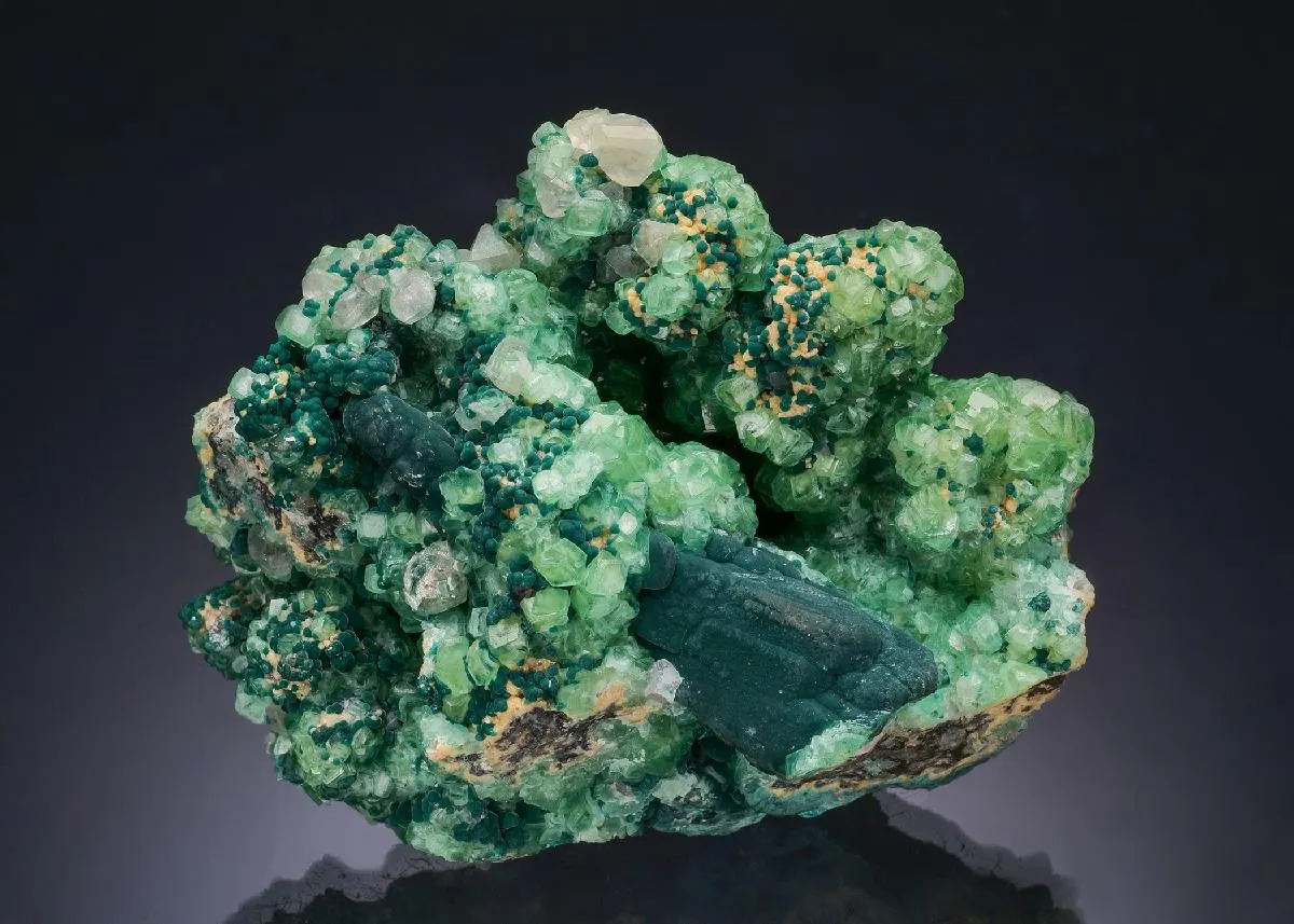 Cuprian Smithsonite with Cerussite and Rosasite ps. after Malachite - image 1