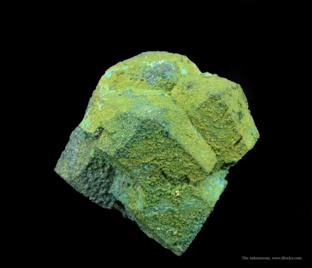 Cuprite Altering to Malachite - image 4