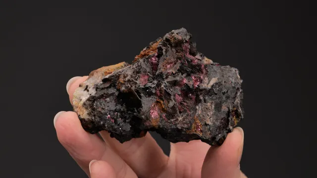 Cuprite var. Chalcotrichite
