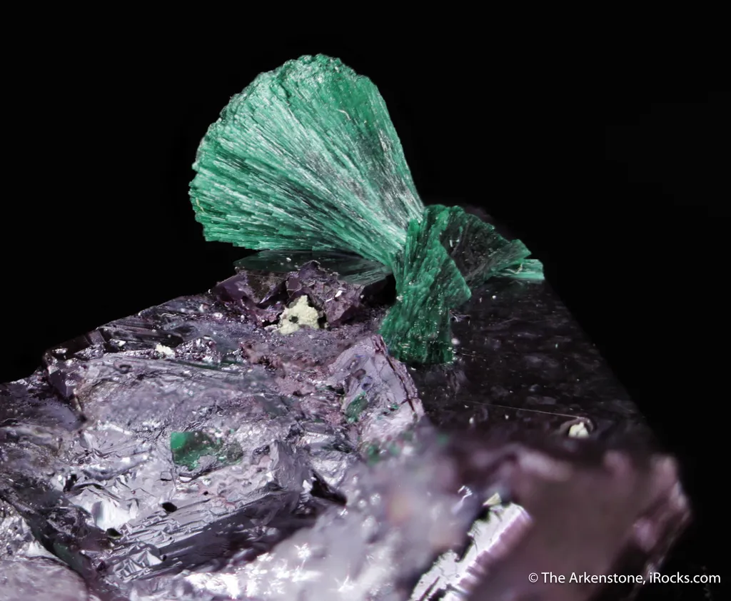 Cuprite with Malachite - image 3