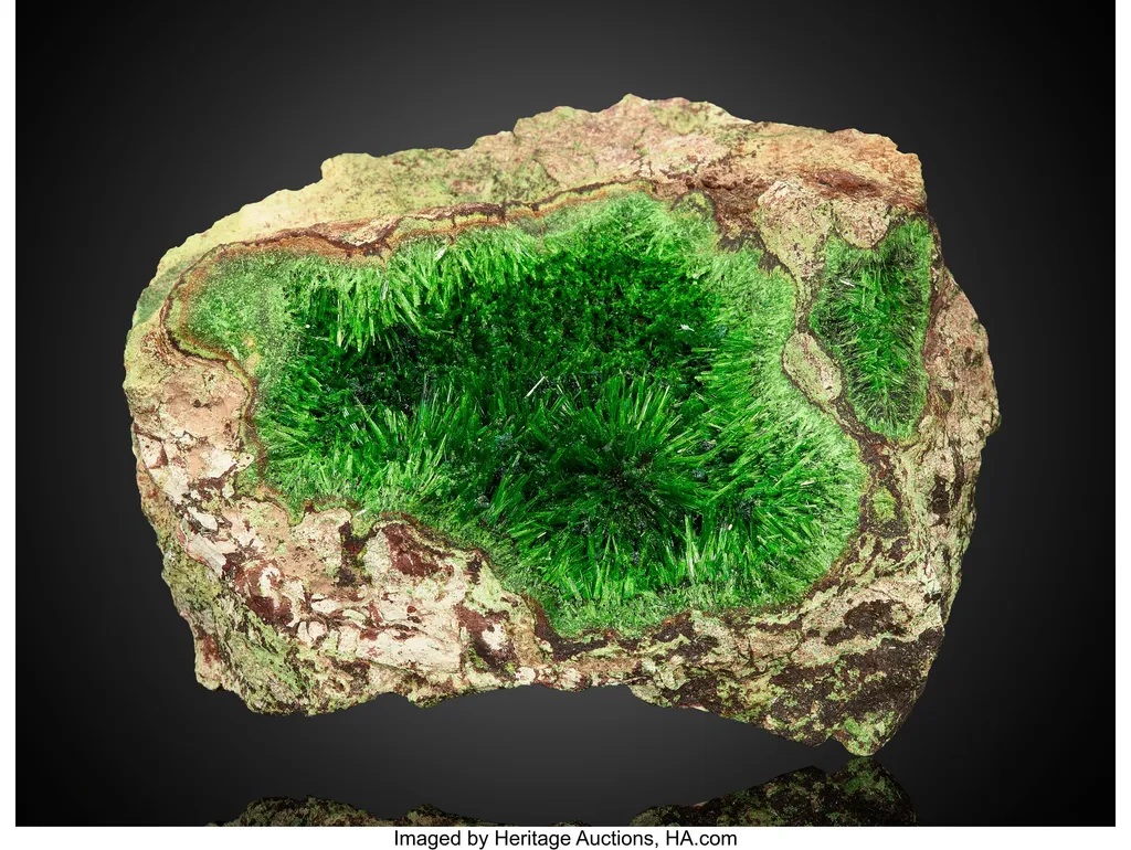 Cuprosklodowskite image