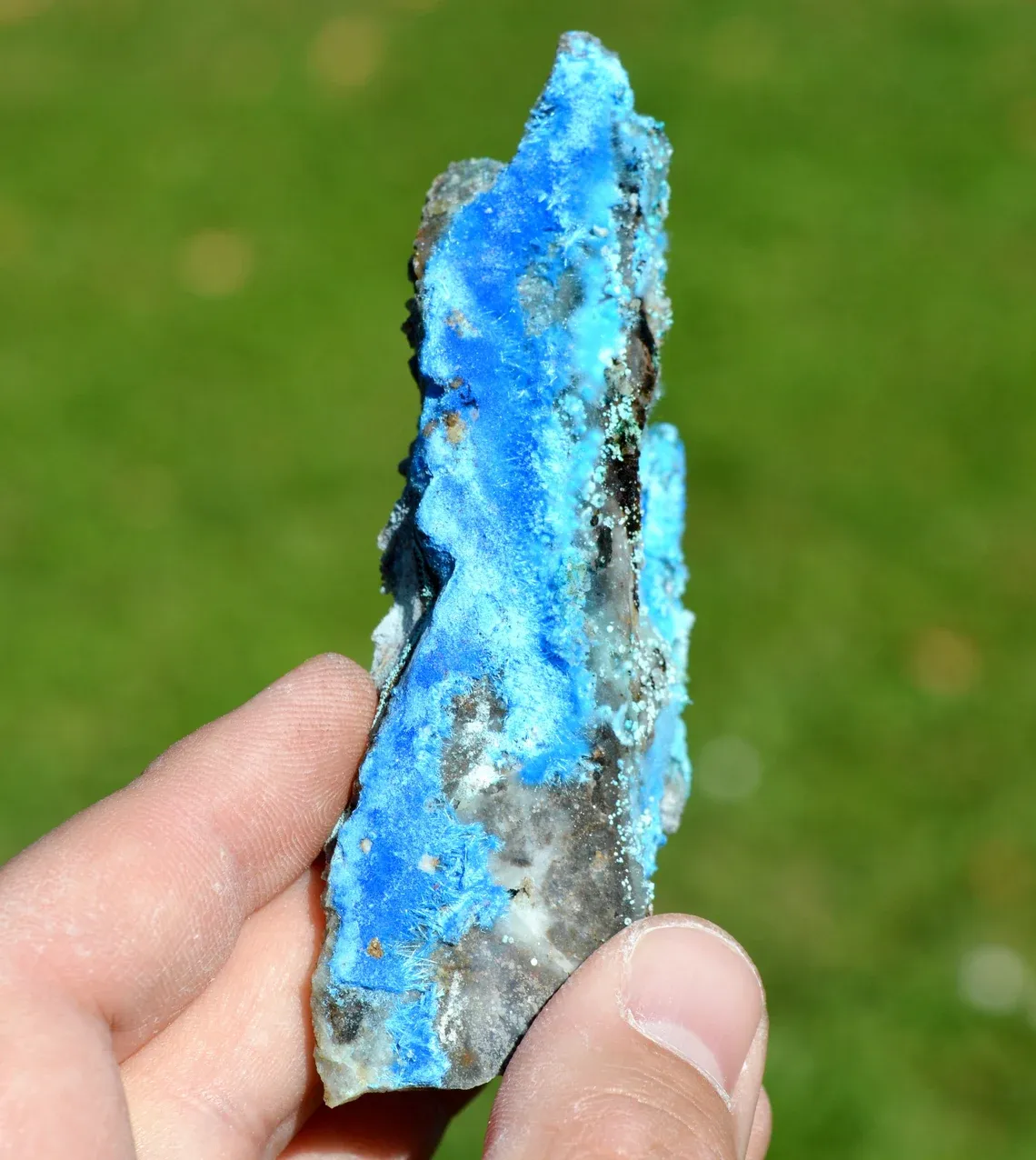 Cyanotrichite - 104 grams - Qinglong Mine, Dachang Sb ore field, Qinglong County, Guizhou, China - image 5