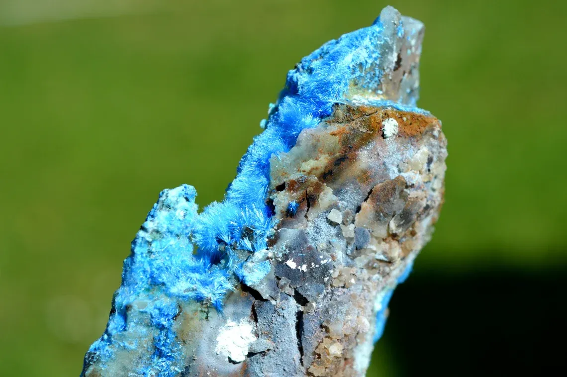 Cyanotrichite - 104 grams - Qinglong Mine, Dachang Sb ore field, Qinglong County, Guizhou, China - image 7