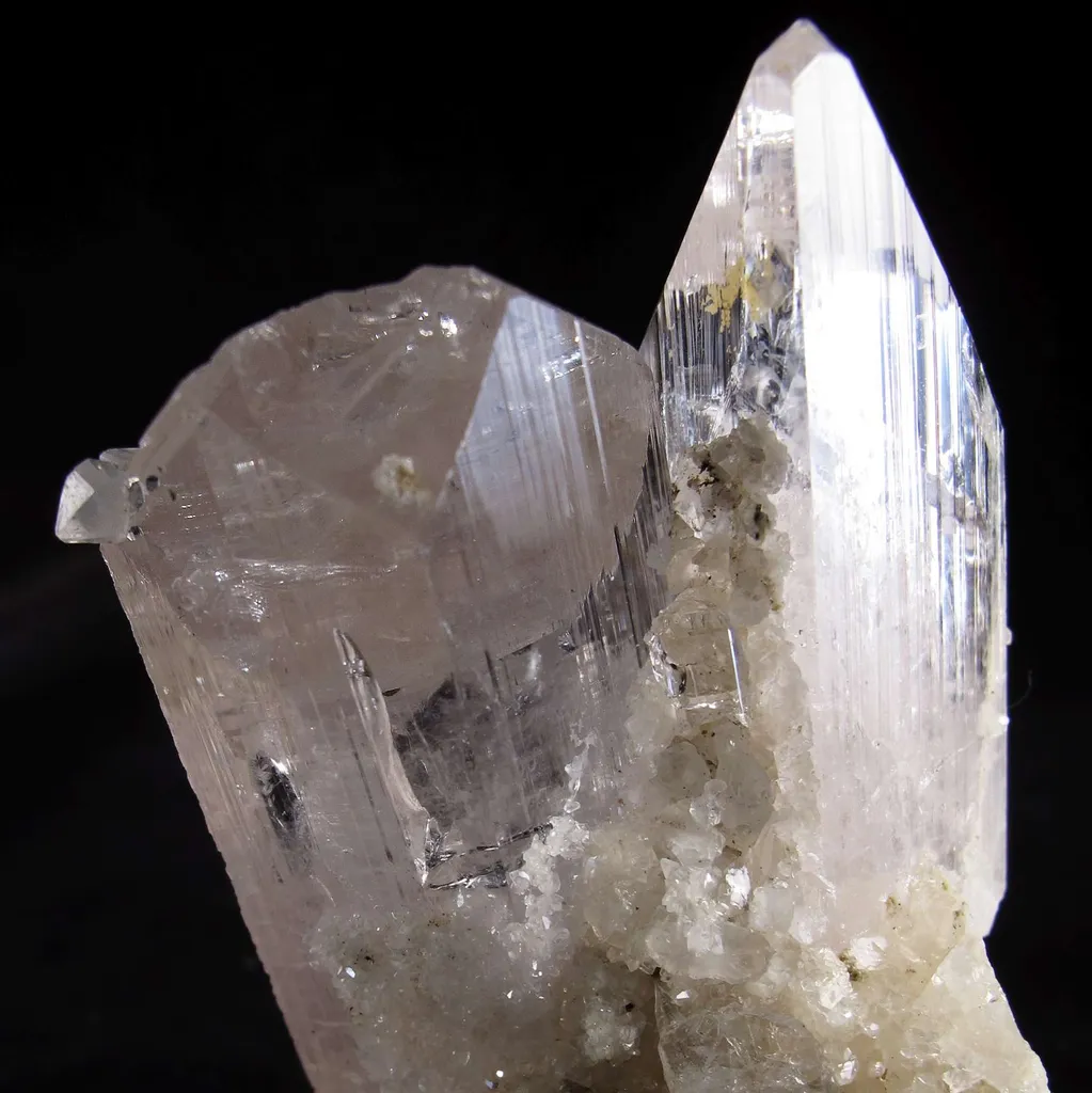Danburite - image 2