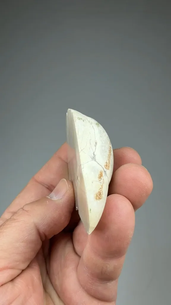 Datolite - image 2