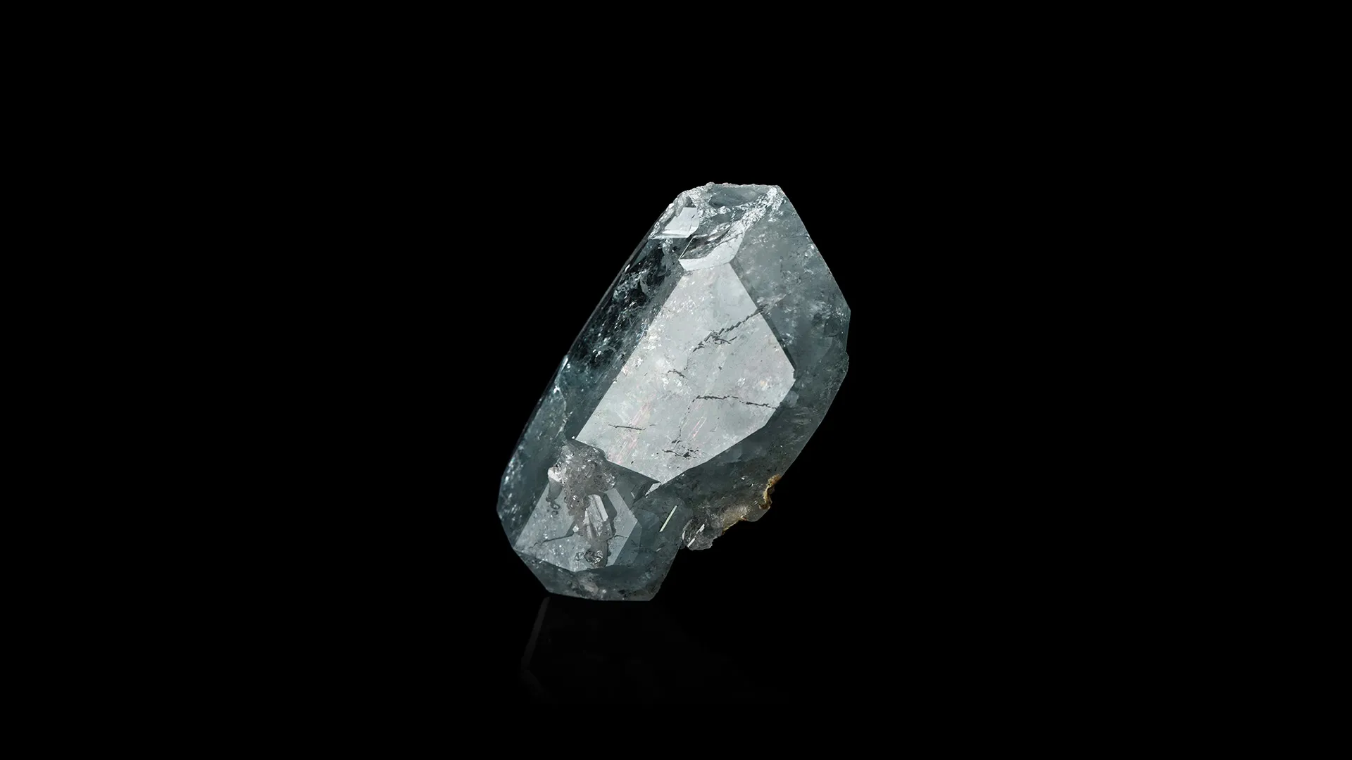 Datolite - image 1