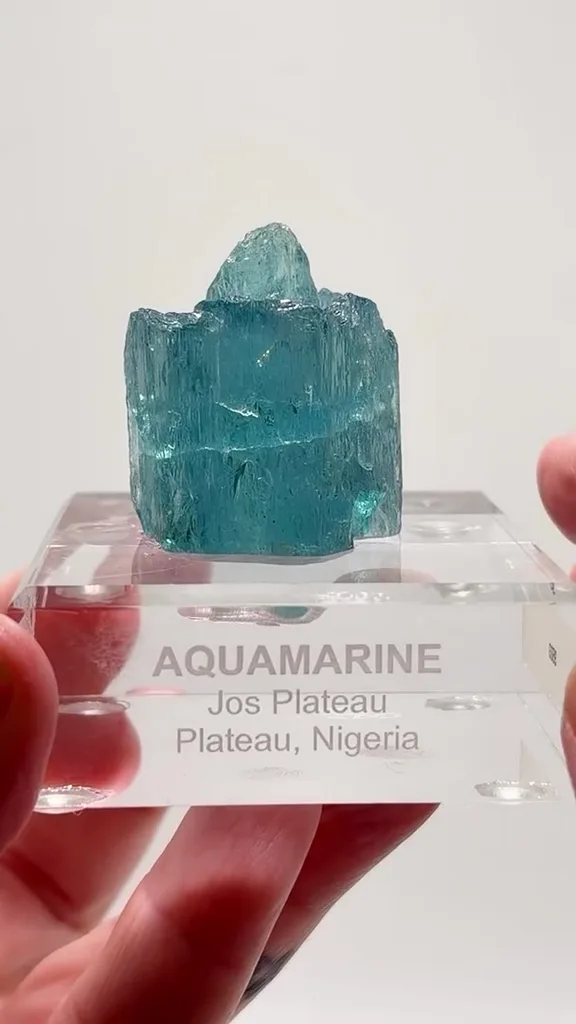 53.52 GRAMS OF PURE OCEAN-BLUE Aquamarine MAGIC