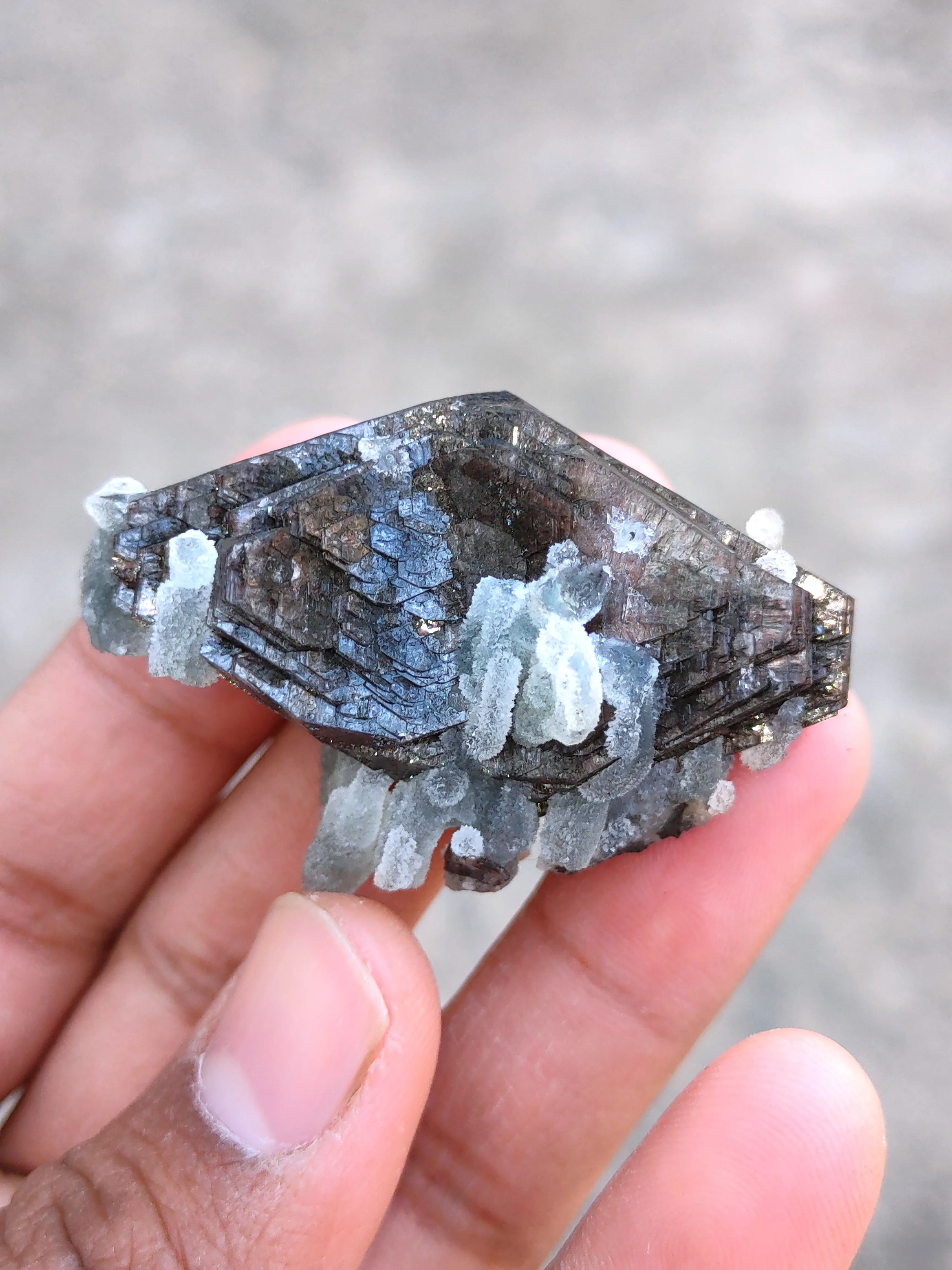 Deep Brown Heulendite With Chalcedony - image 4