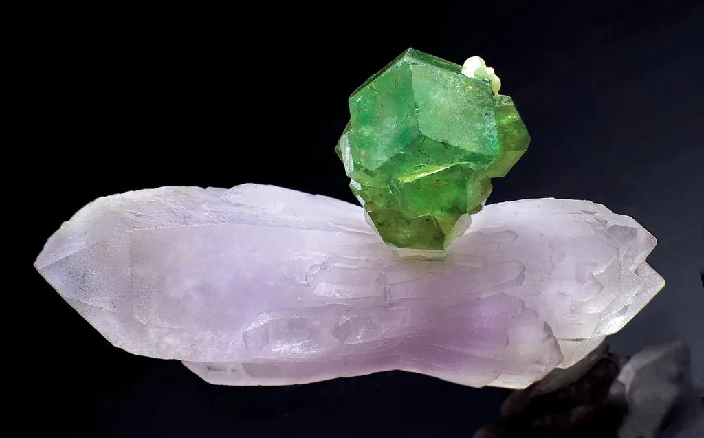 Demantoid, Amethyst image