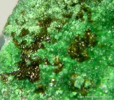 Demesmaekerite With Guilleminite on Selenium-Rich Digenite - image 2