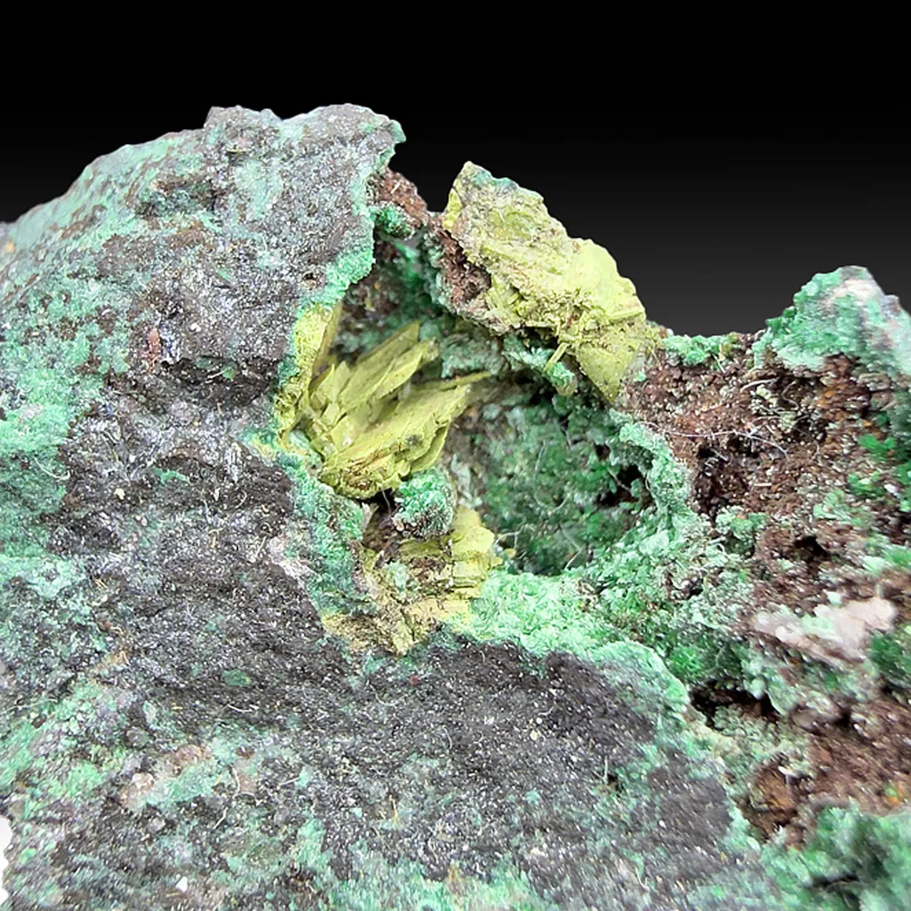 Demesmaekerite with Malachite image
