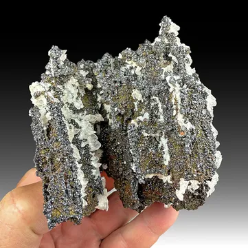 Descloizite with Calcite