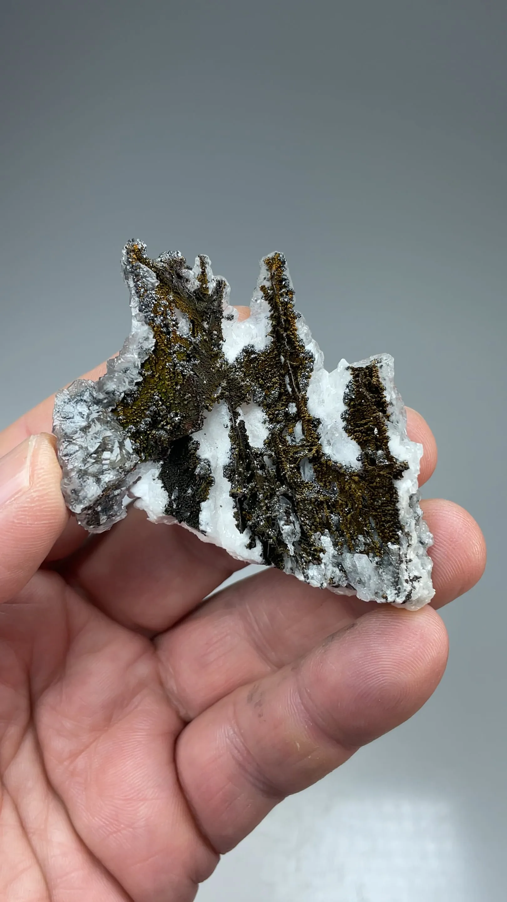 Descloizite with Calcite - image 2