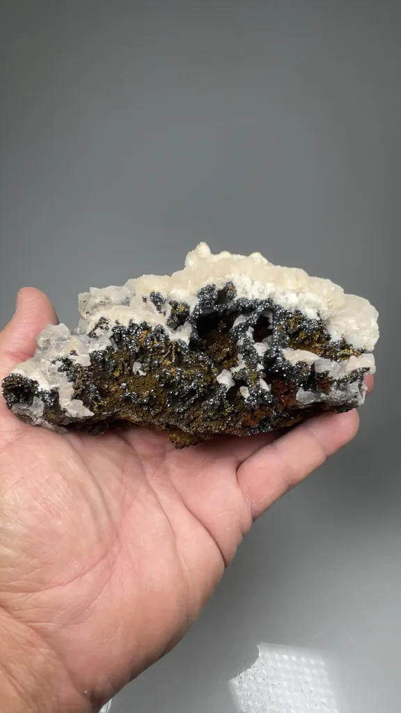 Descloizite with Calcite - image 2