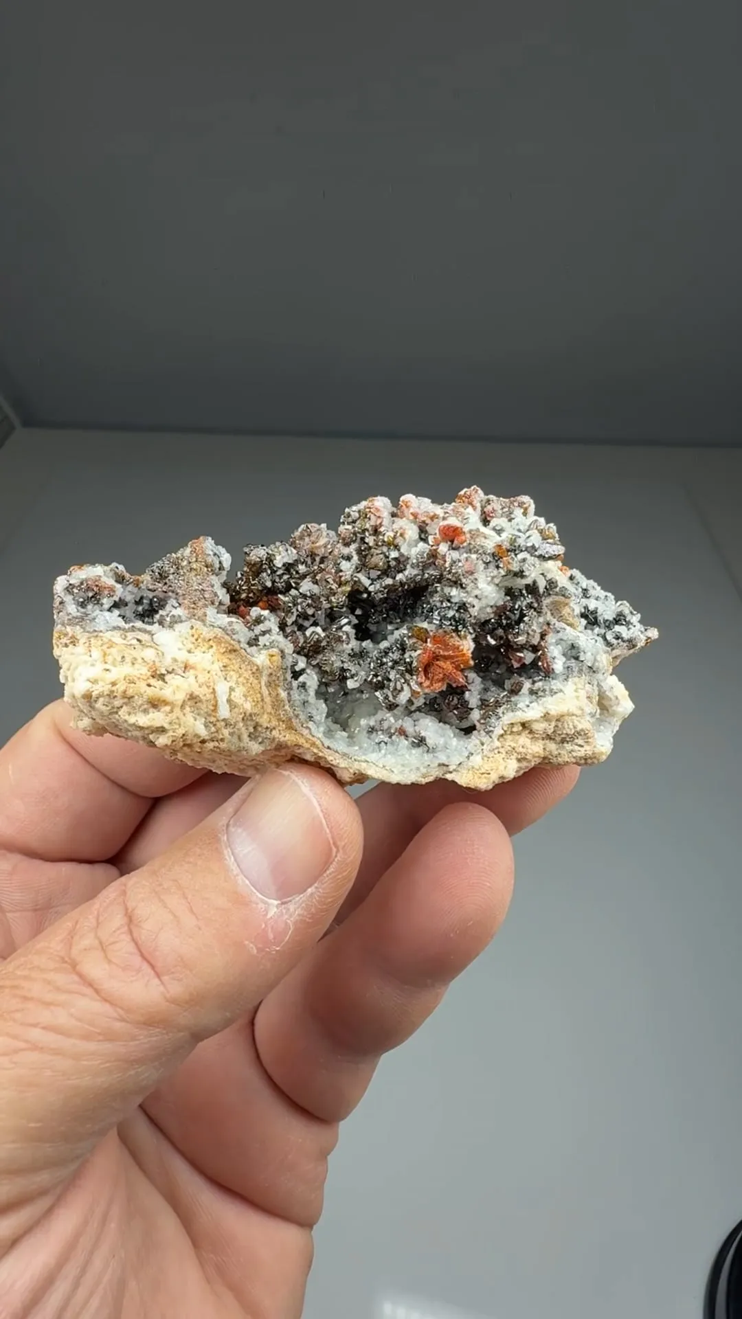 Descloizite with Dolomite - image 2