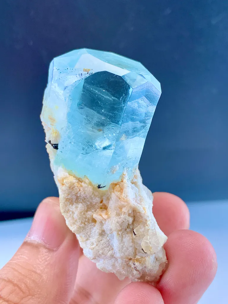 Diamond cut Aquamarine from Pakistan - image 5