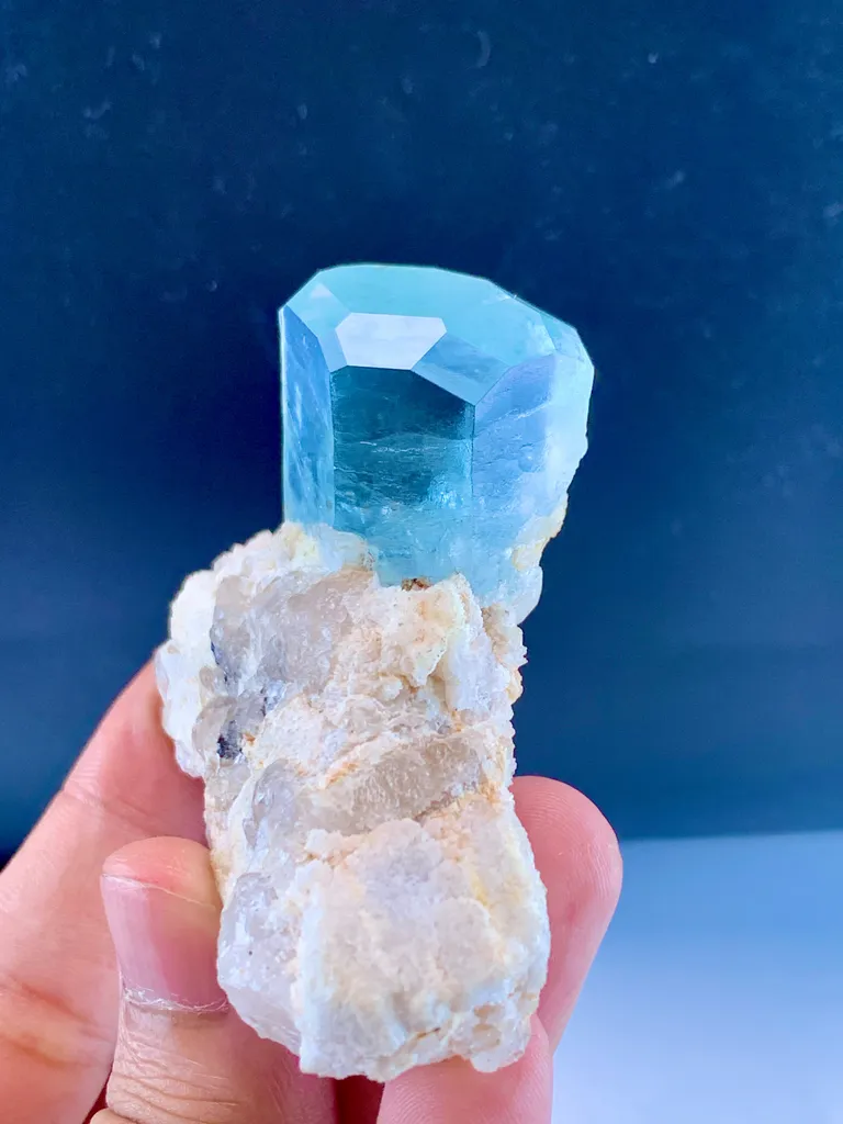 Diamond cut Aquamarine from Pakistan - image 3