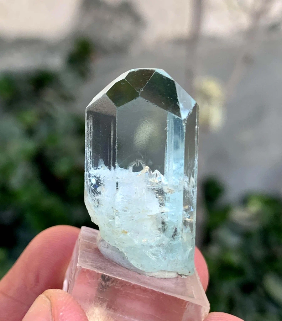 Diamond Cut Blue Transparent Aquamarine Crystal from Pakistan - image 9