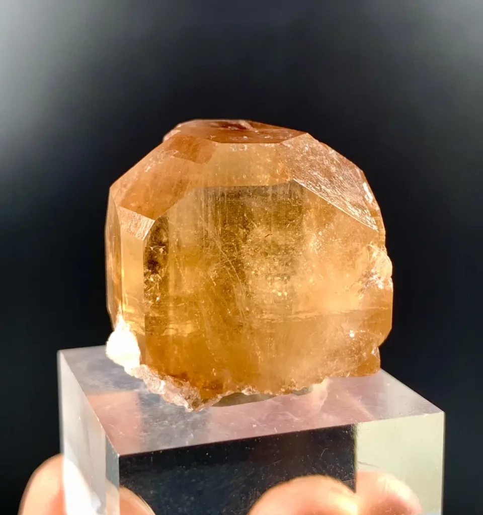 Diamond Cut Terminated Golden Color Topaz Crystal from Skardu Pakistan - image 7