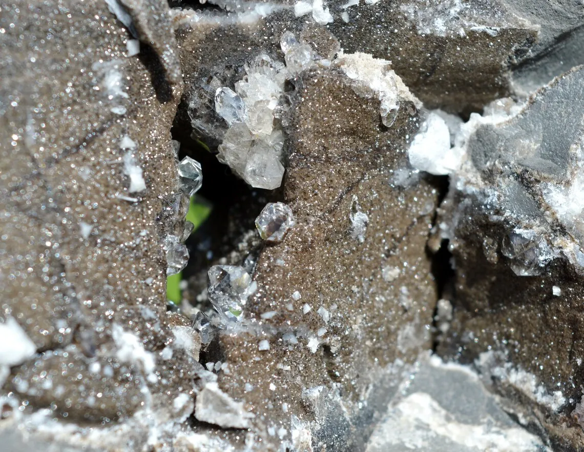 Diamond quartz on septaria 508 grams - Rémuzat, Nyons, Drôme, Auvergne-Rhône-Alpes, France - image 6