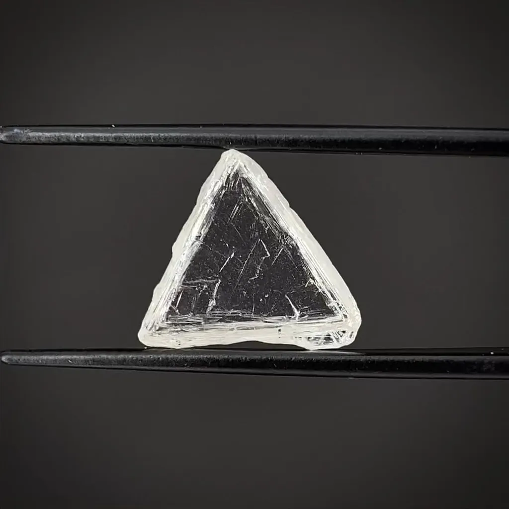 Diamond (twinned) - image 2