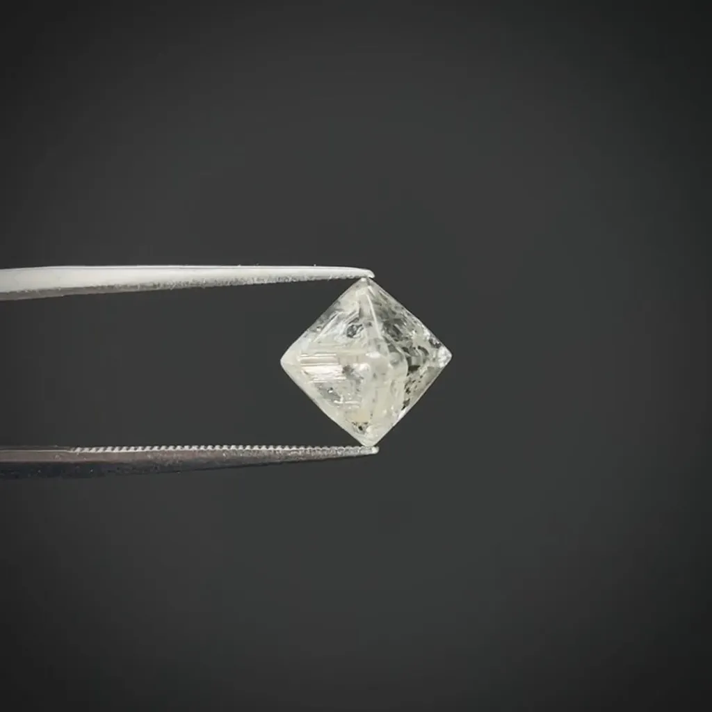 Diamond with carbon inclusions - image 2