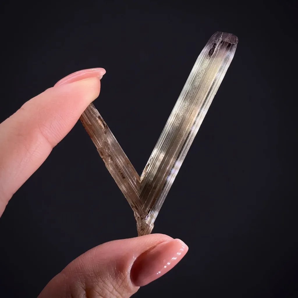 Diaspore (Twinned) image