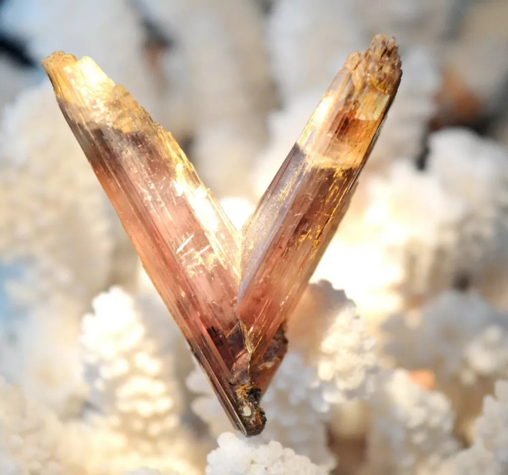 Diaspore "V-twin" - 33.7 grams - Selçuk District, Izmir Province, Türkiye - image 6