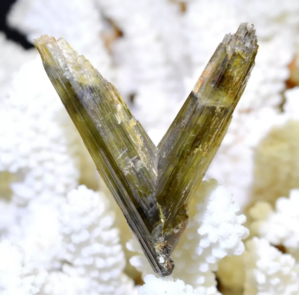 Diaspore "V-twin" - 33.7 grams - Selçuk District, Izmir Province, Türkiye - image 5