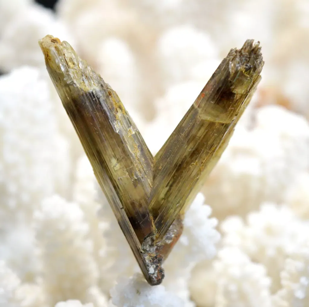 Diaspore "V-twin" - 33.7 grams - Selçuk District, Izmir Province, Türkiye image