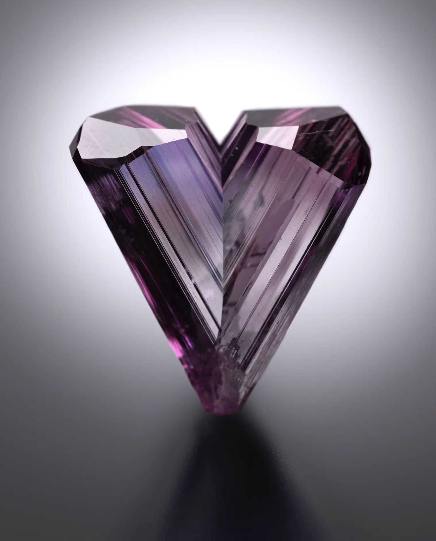 Diaspore var. Zultanite - image 1