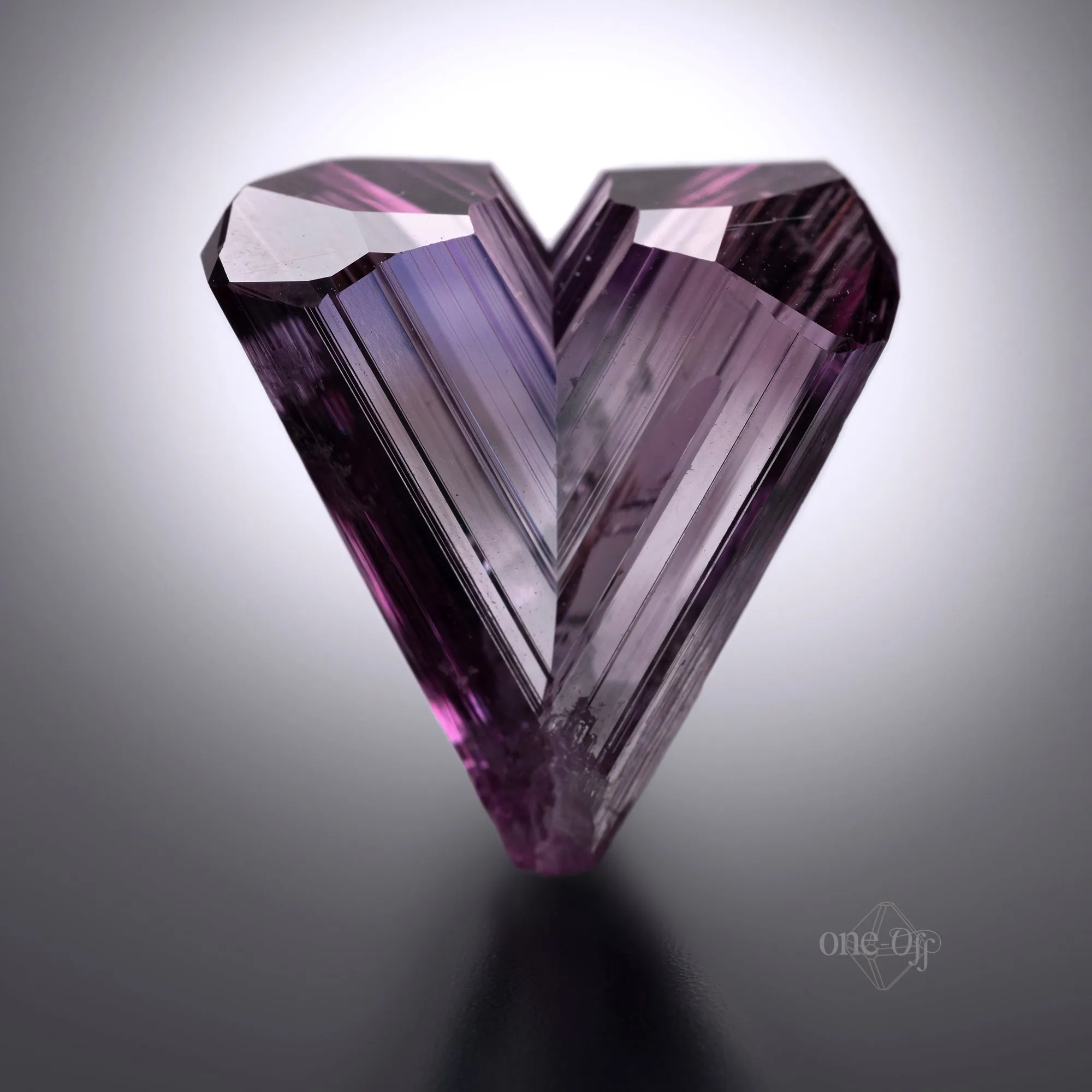 Diaspore var. Zultanite - image 4