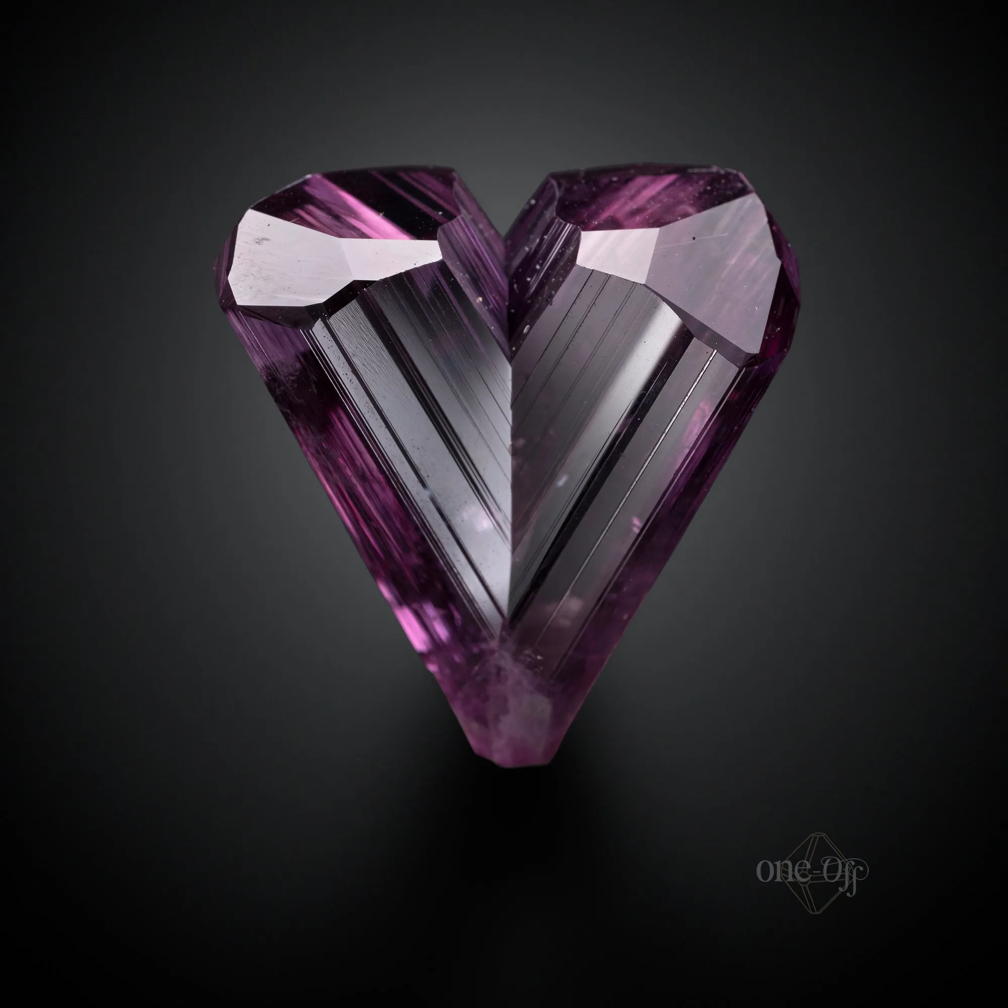 Diaspore var. Zultanite - image 1