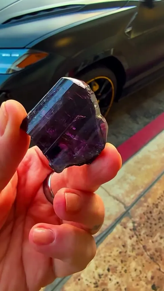 DINNER DATE… WITH A 39.64 GRAM Tanzanite image
