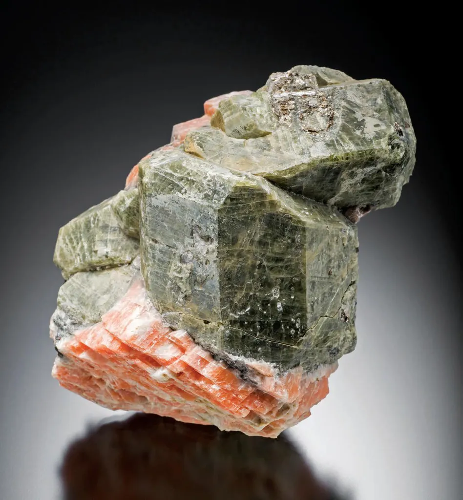Diopside, Calcite image
