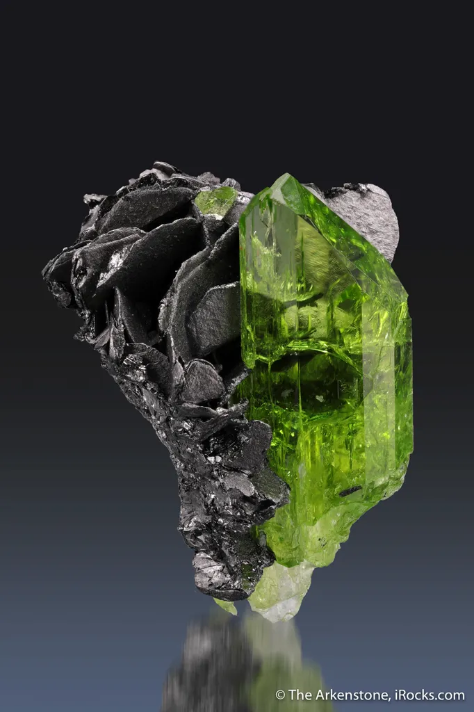Diopside with Graphite image