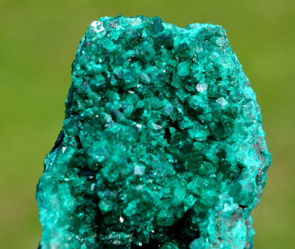 Dioptase 113 grams - Mfouati District, Bouenza Department, Republic of the Congo - image 2