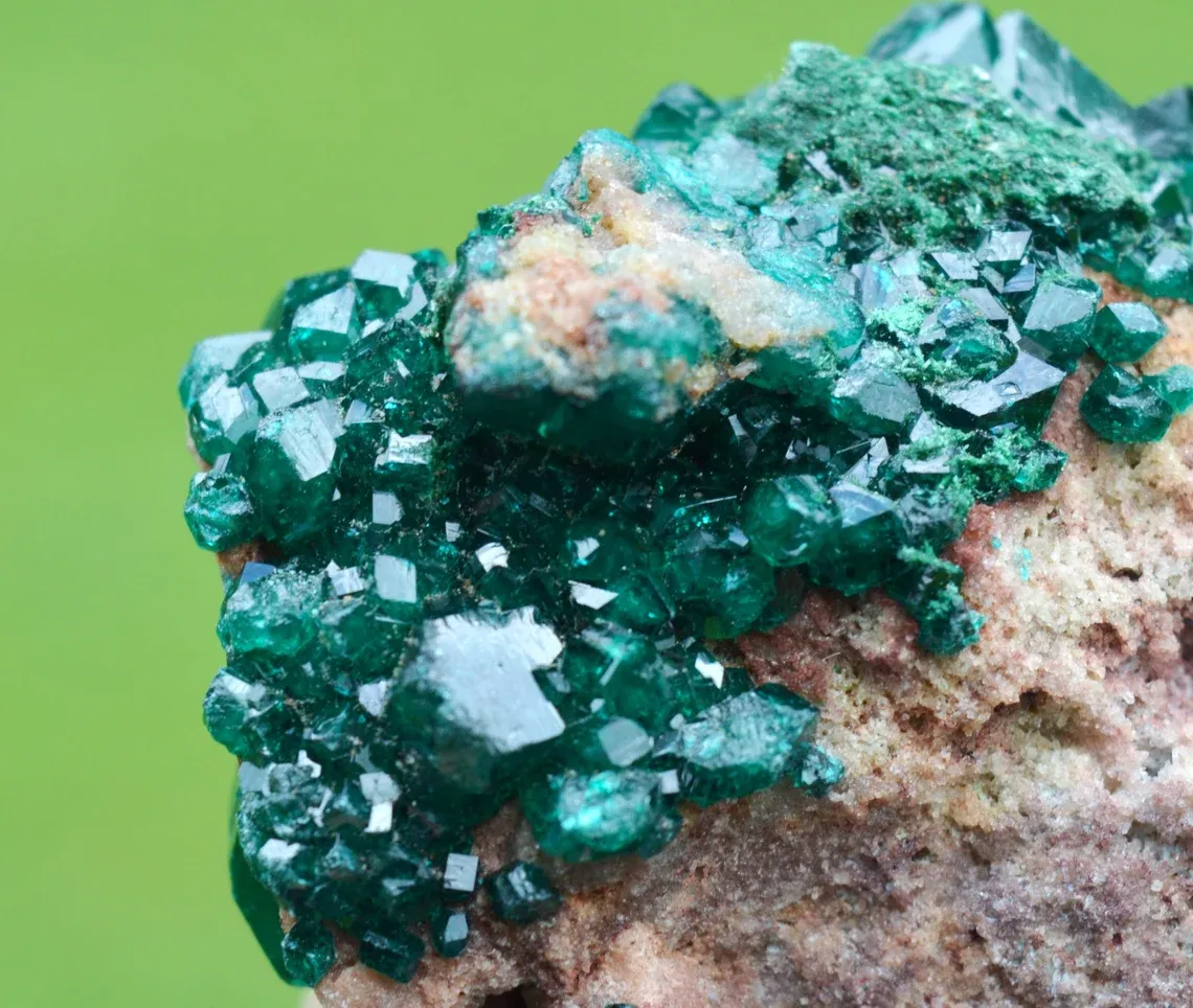 Dioptase 129 grams - Tantara Mine, Shinkolobwe, Kambove Territory, Haut-Katanga, DR Congo - image 3