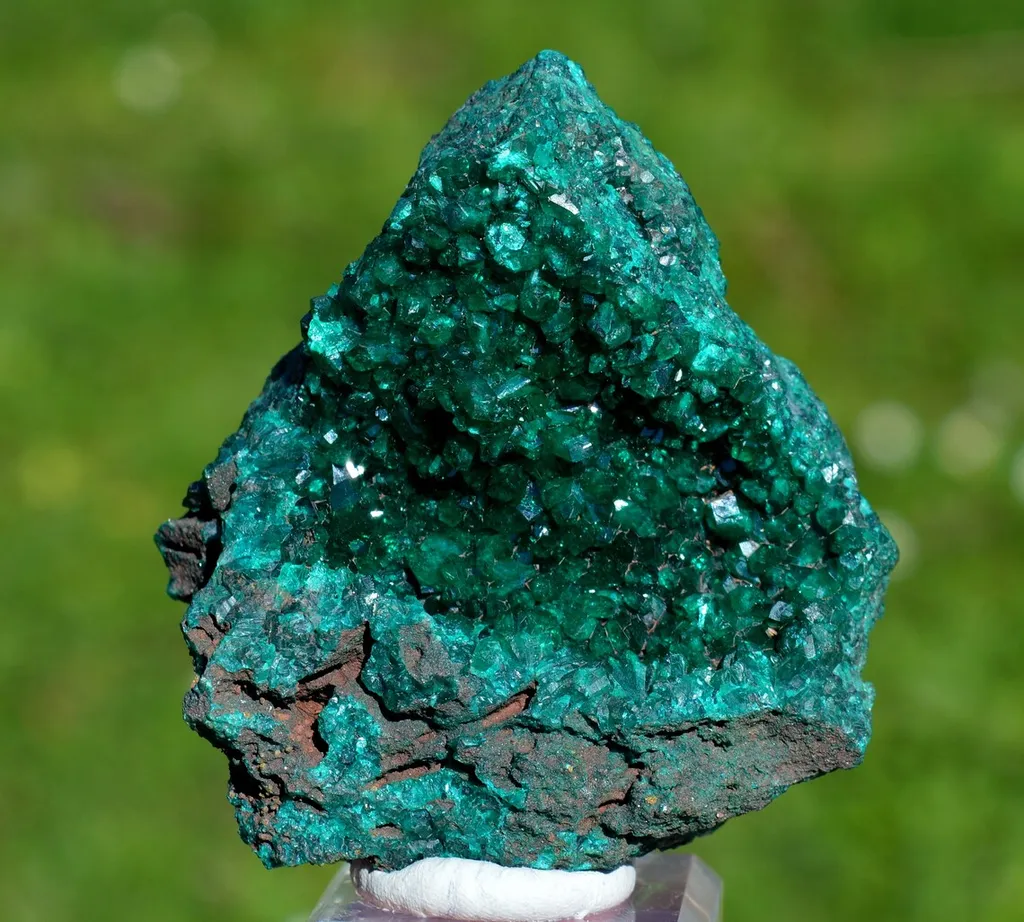 Dioptase 197 grams - Mpita prospect, Kimbedi, Mindouli District, Pool Department, Republic of Congo image