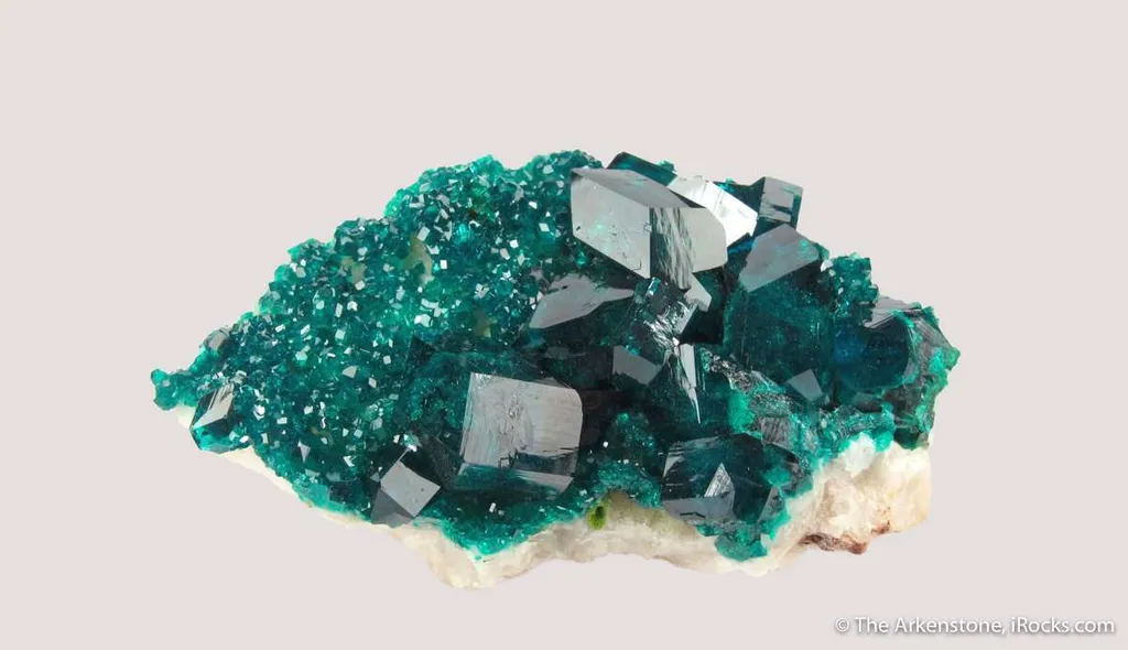 Dioptase (2 generations) on Calcite - image 5