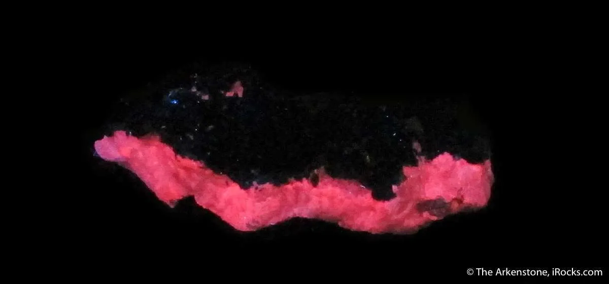 Dioptase (2 generations) on Calcite - image 6