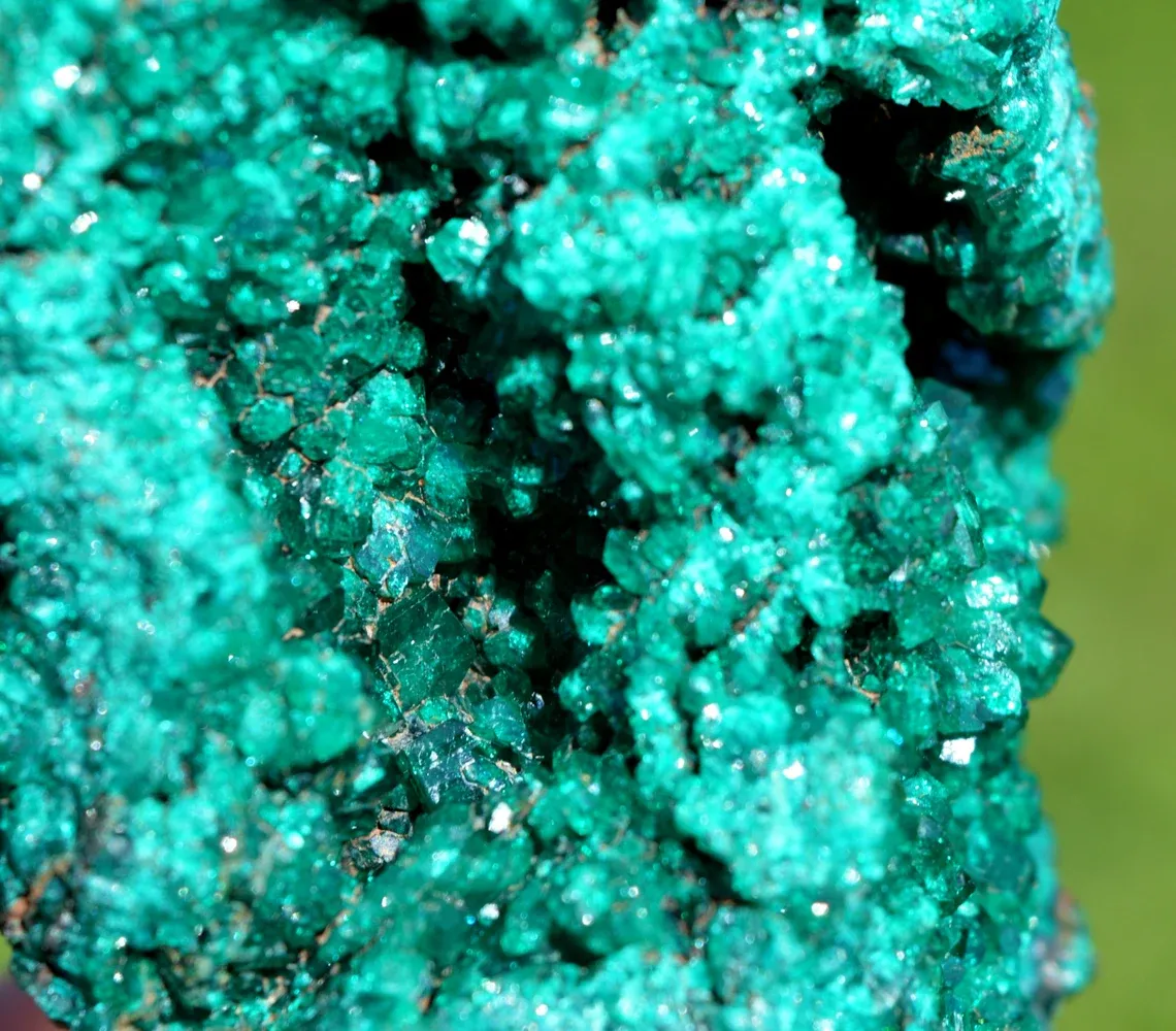 Dioptase 220 grams - Mpita prospect, Kimbedi, Mindouli District, Pool Department, Republic of Congo - image 4