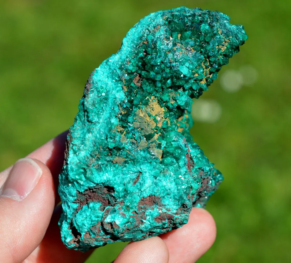Dioptase 238 grams - Mpita prospect, Kimbedi, Mindouli District, Pool Department, Republic of Congo - image 4
