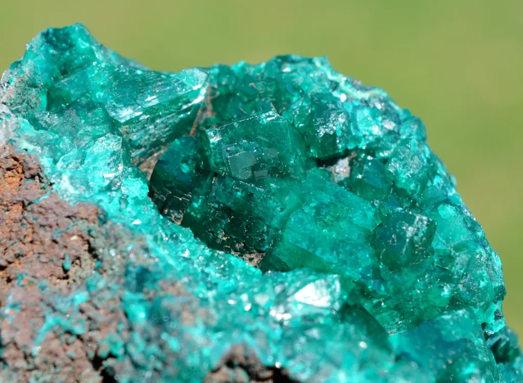 Dioptase 264 grams - Mfouati District, Bouenza Department, Republic of the Congo - image 3