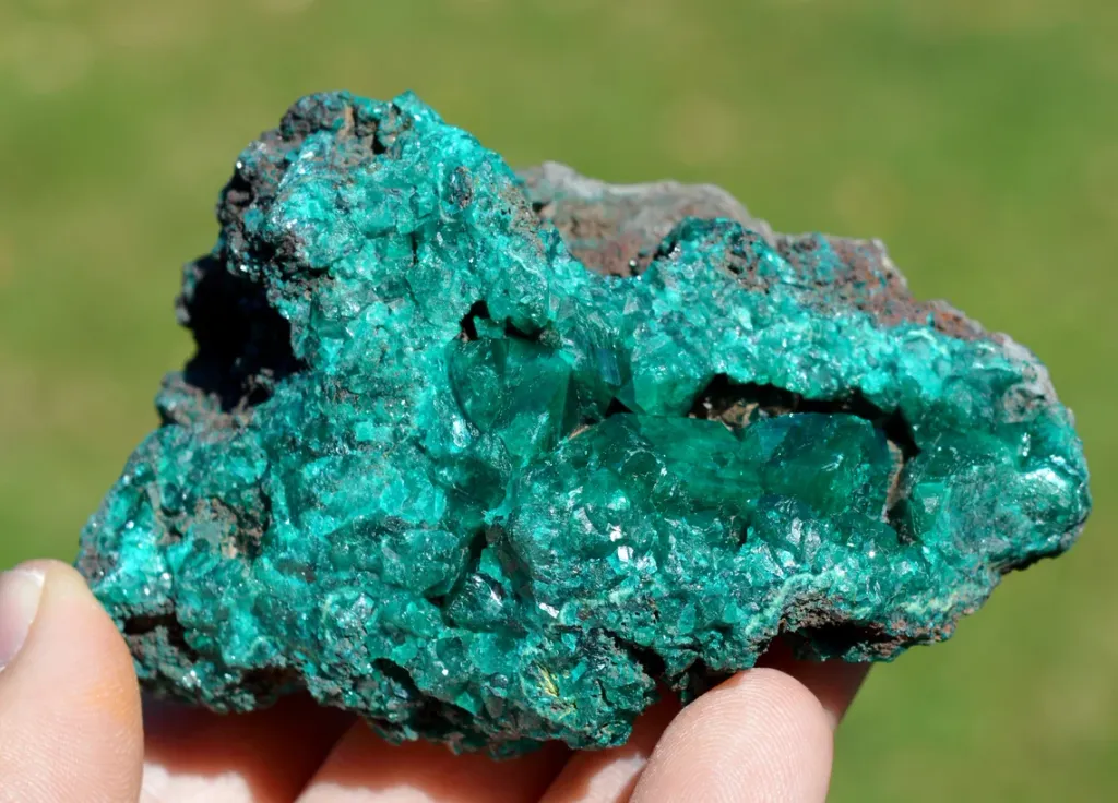 Dioptase 264 grams - Mfouati District, Bouenza Department, Republic of the Congo - image 4