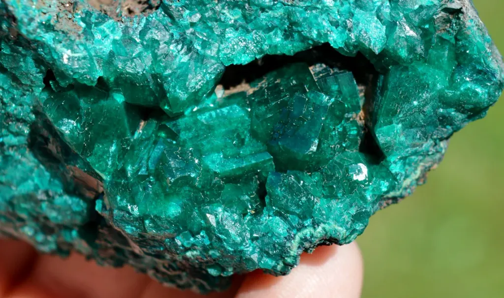 Dioptase 264 grams - Mfouati District, Bouenza Department, Republic of the Congo - image 5