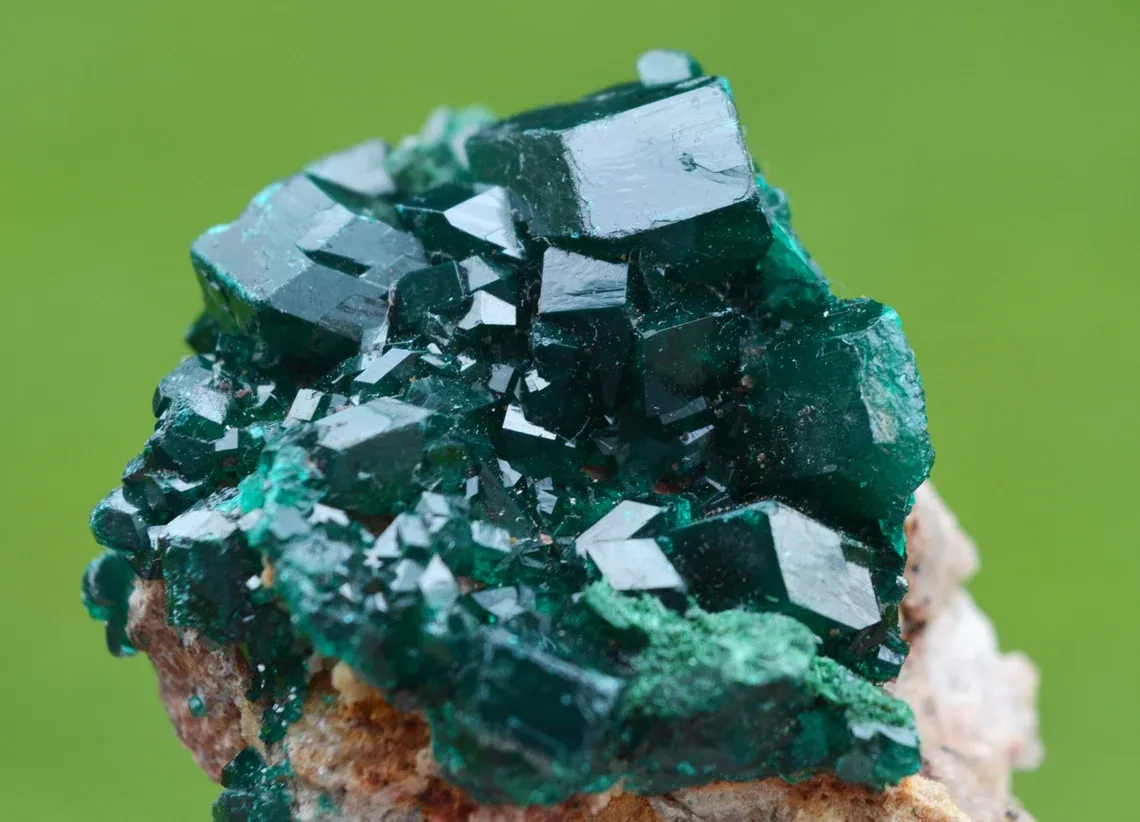 Dioptase 43 grams - Tantara Mine, Shinkolobwe, Kambove Territory, Haut-Katanga, DR Congo - image 2