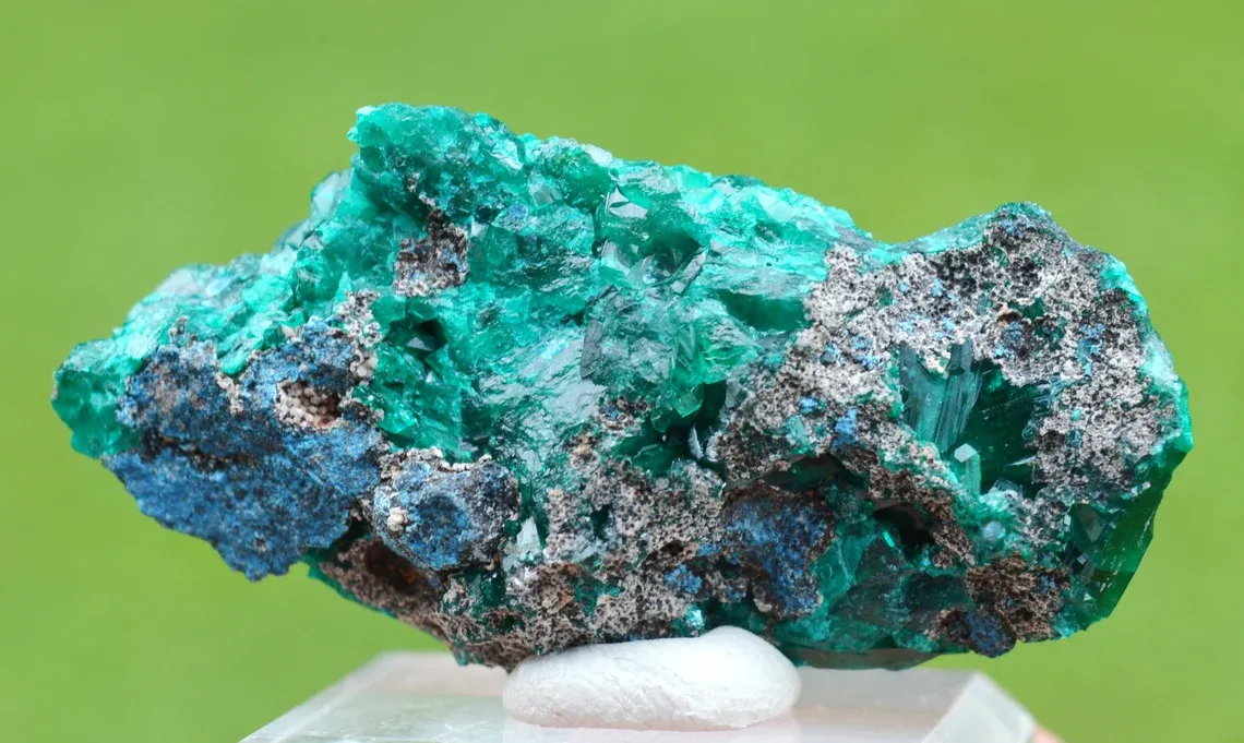 Dioptase 46 grams - Tantara Mine, Shinkolobwe, Kambove Territory, Haut-Katanga, DR Congo - image 7